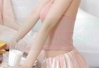 ZinieQ连体衣写真套图曝光，感受她绽放的优雅与个性，惊艳每一瞬间！.txt