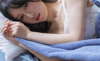 beautyleg – 见证Lorraine眼镜的风采：丰富多彩的写真图包分享.txt