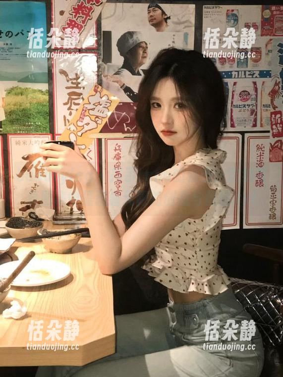 beautyleg - 揭示Luna的秘密：这组写真图集中蕴藏着无限的创意与情感.txt