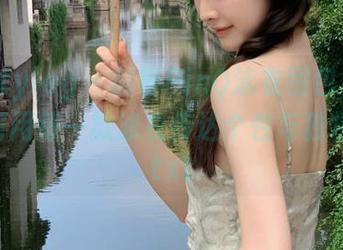 beautyleg – 解锁PinQ泳衣图包，观看她如何用每一款泳衣传达个性与独特风格.txt