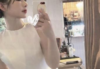 beautyleg – 领略小玲的灰丝写真套图资源，展现青春与活力的无限可能.txt