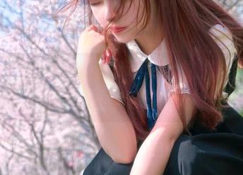 eloise软软女王全套写真大放送，快来下载让好友们惊呼你是时尚先锋！.txt