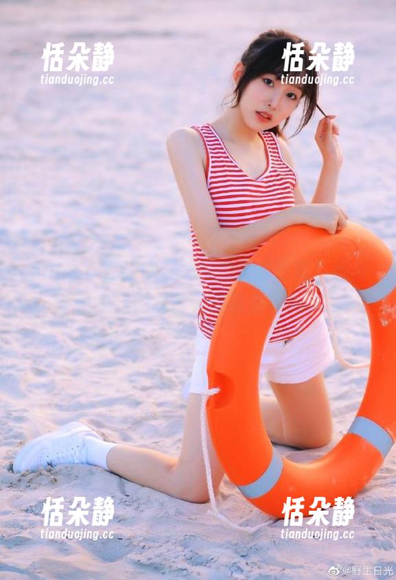pans - 在线欣赏兔兔的美脚写真，感受柔美与力量的完美融合！.txt