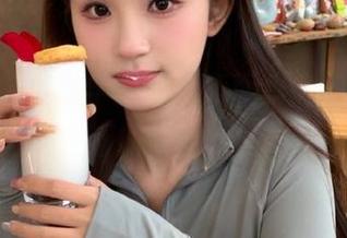 pans – 小彤学姐的最新图包：每一帧都是生活的优雅瞬间.txt