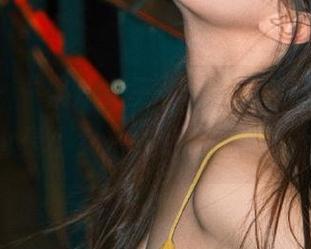 pans – “果汁女王”的写真更新：既是女王也是小女孩，适合你我她！.txt