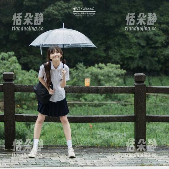 pans - 一览樱桃姐姐的灵动瞬间：独特想法的写真图集.txt