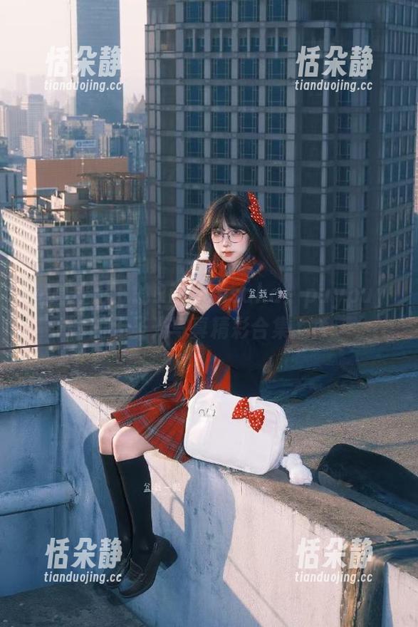 细腻光影下的RinTohsaka：puypuy的无圣光写真精彩合集.txt