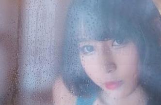 轻松捕捉w黑米粥w的美：肉丝系列写真图册全景展示.txt