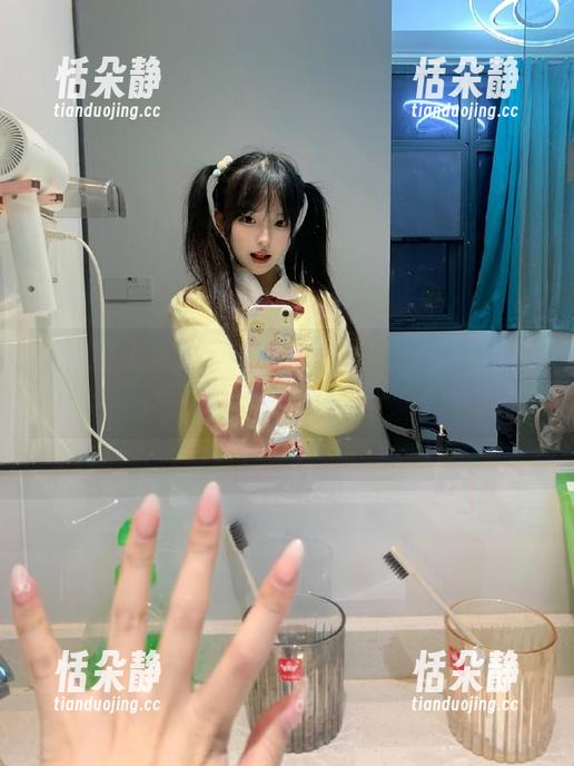 yui金鱼策划的洛天依花嫁写真图集，缔造视觉盛宴与情感交融.txt