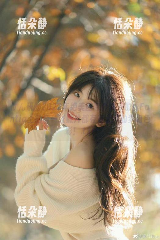 けん研的2022年绝美图包合集来啦！Fantia上的每一张照片都有着无尽的梦幻色彩！.txt