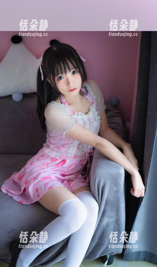 丝慕GIRL - 文欣的全套连体衣展现真实自我，原图中的我竟然有点丑！.txt