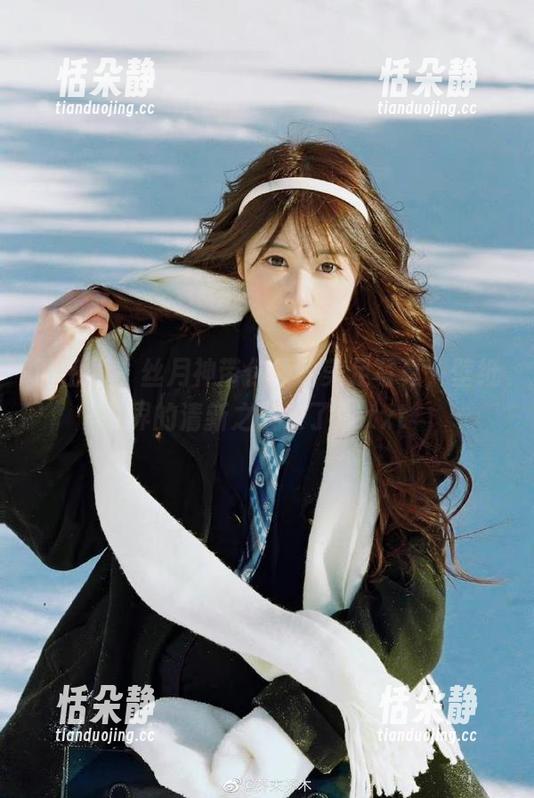 丝月神 微密圈 - 丝月神带你领略美足写真,壁纸界的清新之风来了!.txt