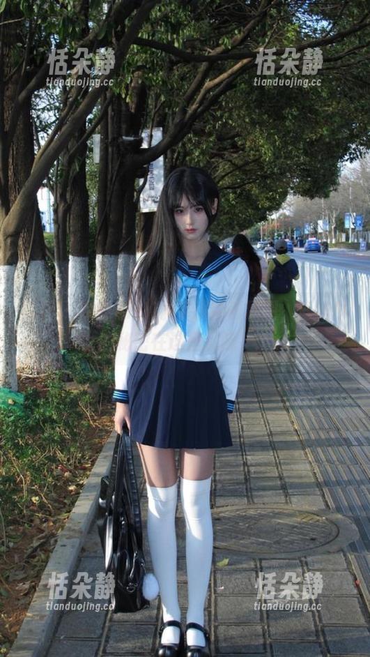 丽柜 - 探索AMY水手服福利原图，海洋少女的秘密在这里揭晓！.txt