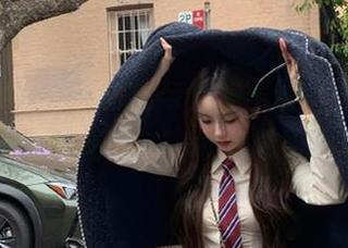丽柜 – xilly的白裙与高清写真，展现出她独特的风格与艺术气息！.txt