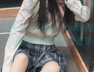丽柜 – 让我们一起欣赏yuleba的自拍写真集，下载即享受独特视觉盛宴！.txt