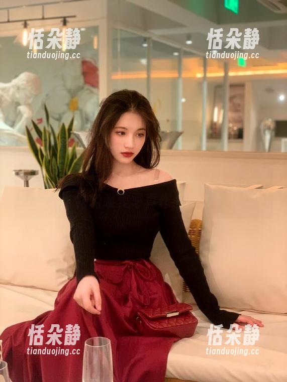 丽柜 - 以伊园女孩为灵感，解锁无圣光风格的唯美写真作品.txt