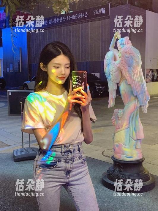 丽柜 - 在线欣赏佳怡泳衣美图，心动不如行动，一起来感受吧！.txt