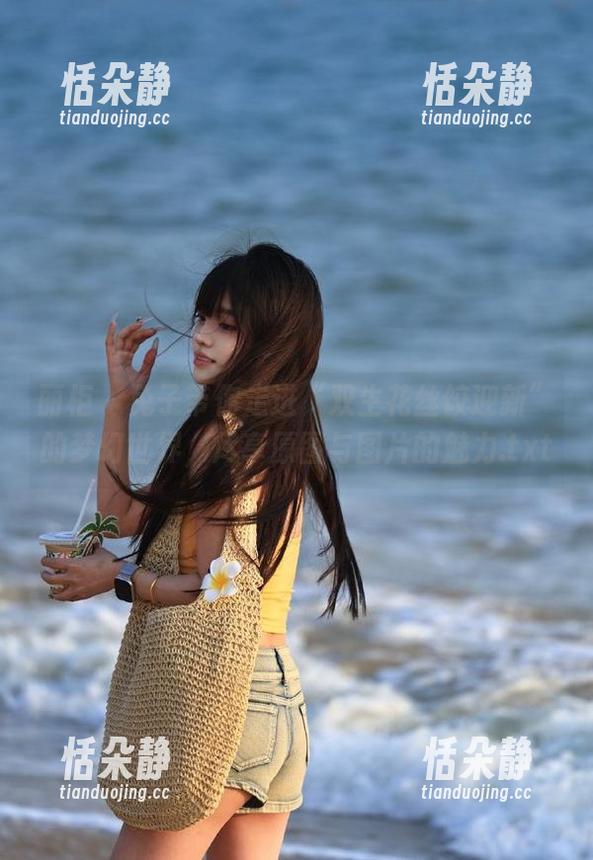 丽柜 - 兔子带你走进“双生花丝饺迎新”的梦幻世界，尽享原图与图片的魅力.txt