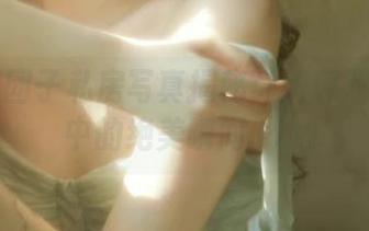 丽柜 – 团子私房写真揭秘：绮靡双笙图包中的绝美瞬间.txt