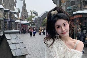 丽柜 – 双马尾的魅力：小唐最新写真分享引领时尚潮流.txt