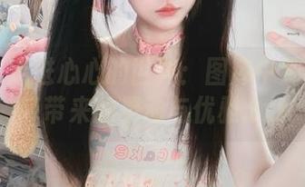 丽柜 – 走进心心的世界：图库中那一抹吊带带来的灵动与优雅.txt