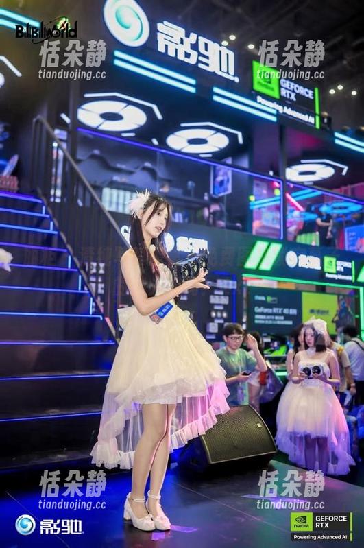 丽柜 - 清纯写真盛宴，免费图集锁定慕子的迷人瞬间！.txt
