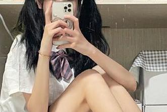 丽柜 – 释放青春气息，文欣的私拍图集带你走入美足的绚丽世界！.txt