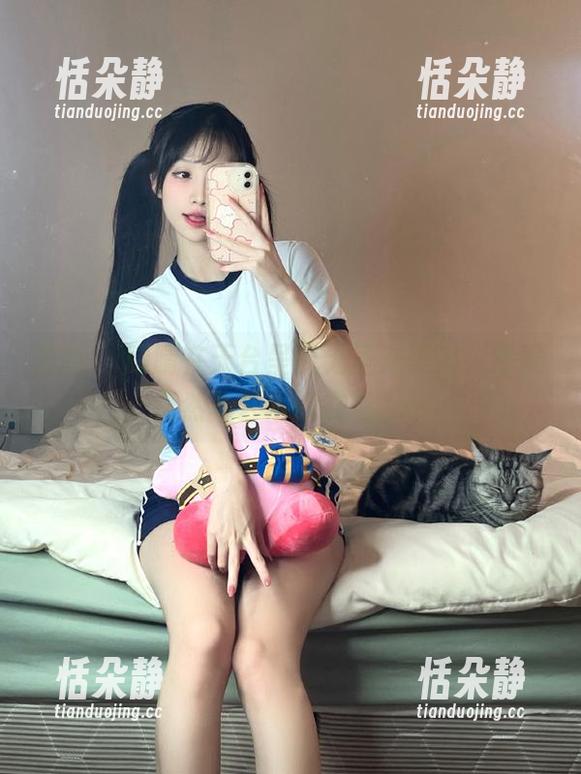 丽柜 - 晴晴在天台呈现无圣光美图，感受自然与艺术的交融.txt