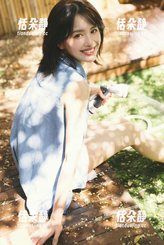 丽柜-苏黎 丽柜 - 苏黎写真集:免费下载贵足盛宴与果香丝情的美好体验.txt