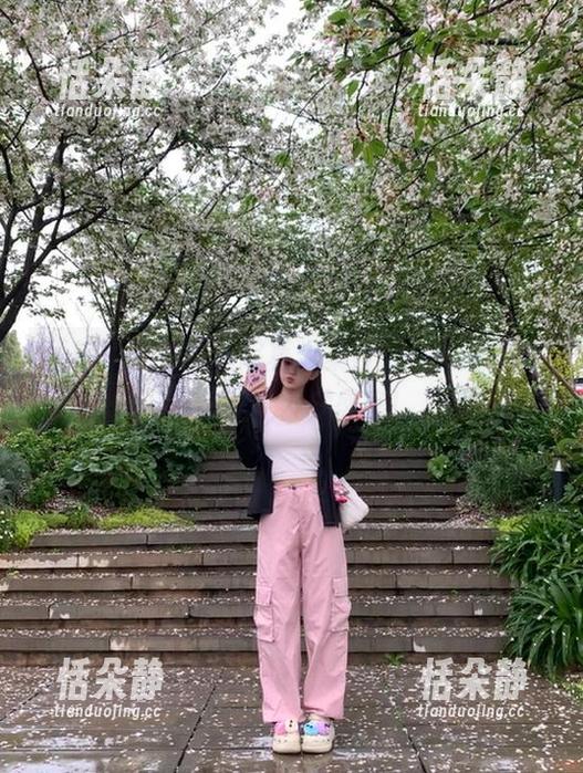 丽柜 - 英子黑丝写真大集合，在线高清呈现，带你享受视觉盛宴！.txt