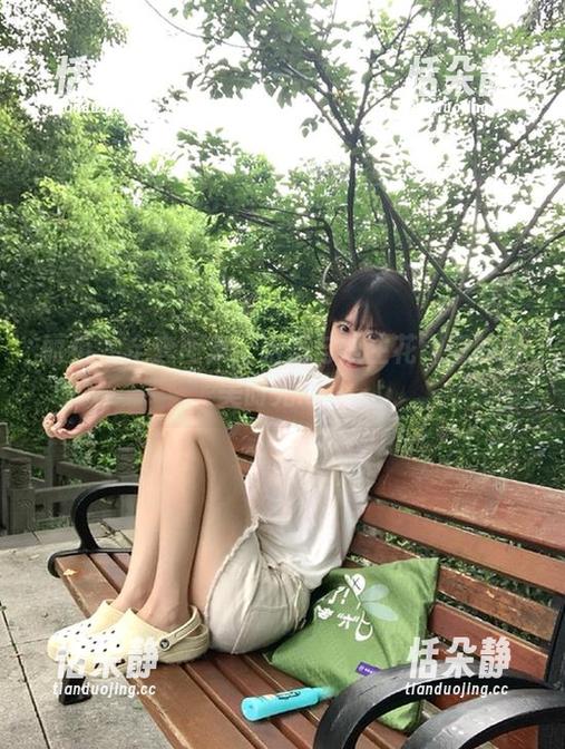 丽柜 - 全套图集：阳阳与双生花闺蜜的甜美时光.txt