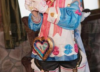 最后悔的最新写真！乖乖衣宝碧蓝航线大凤旗袍照片全记录.txt