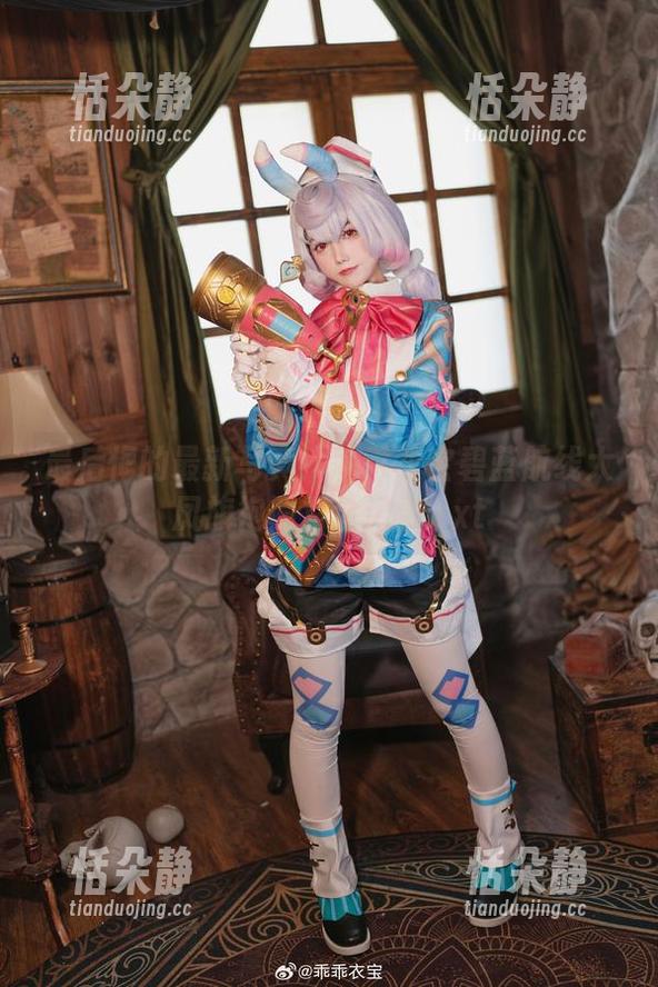 最后悔的最新写真！乖乖衣宝碧蓝航线大凤旗袍照片全记录.txt