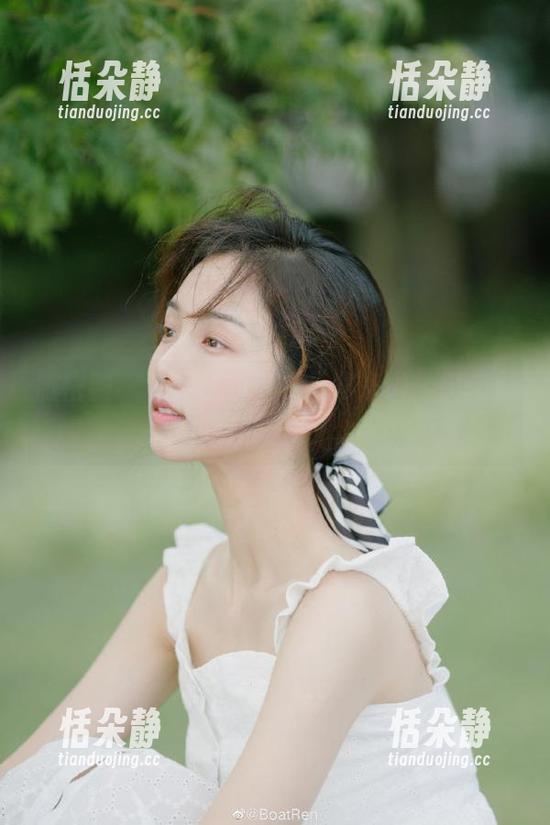 微密圈 - 乙醇子的毛衣写真来啦，快来免费下载带回家！.txt