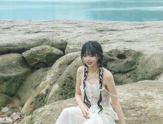 在云溪溪奶桃的引领下，定制你的夏日写真，成就绝美瞬间！.txt