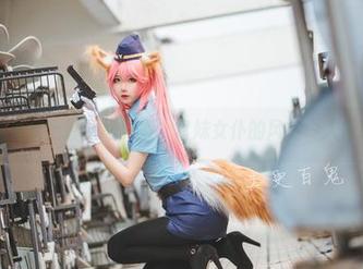 五更百鬼献上最新写真集，穹妹女仆的风格令人惊叹.txt