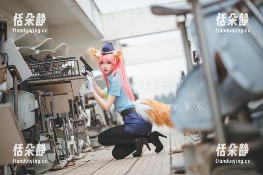 五更百鬼献上最新写真集，穹妹女仆的风格令人惊叹.txt