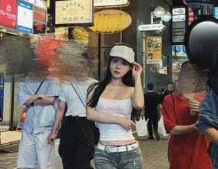 观看亚马逊鲶鱼的“爱宕打歌服”作品，准备好笑到肚子疼了吗？搞笑效果满分！.txt