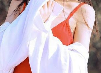 今汐的瑜伽与Cos融合：多款创意写真合集，颠覆你的美学观.txt