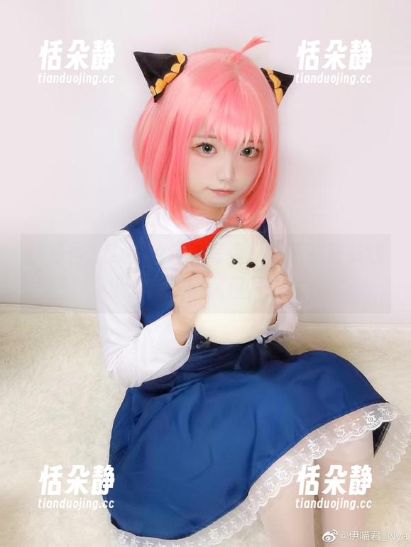 伊喵君_Nya的定制写真：探索碧蓝航线小光辉的唯美图片.txt