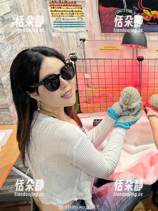 你夏夏的英仙座写真合集，带你畅游免费夏日摄影艺术盛宴.txt
