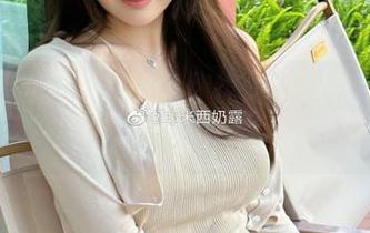走在时尚前沿，探秘你烨烨高跟鞋COS写真原图的魅力.txt