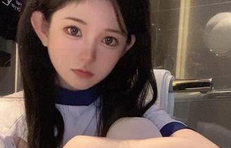 在倦倦喵的镜头下，女同事们的写真大曝光，观看绝对不容错过！.txt