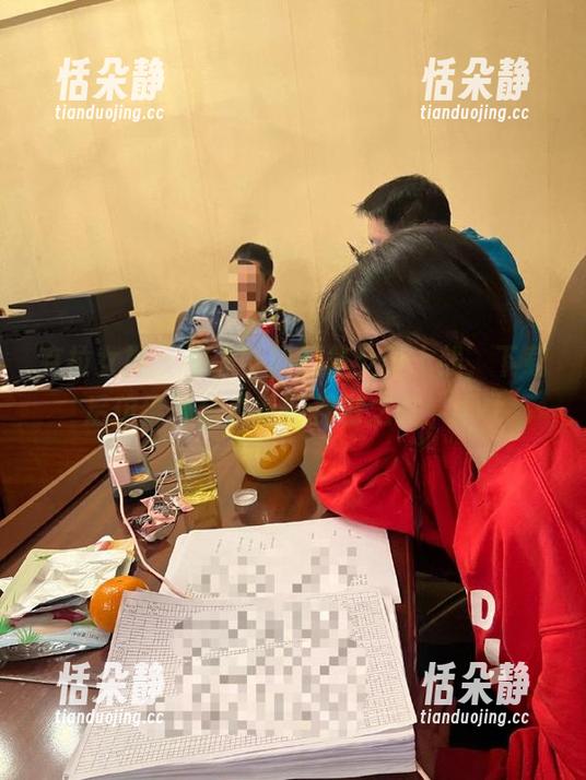 克拉女神 - 僮僮学妹图集全新上线，下载后仿佛开启了新的视觉之旅！.txt