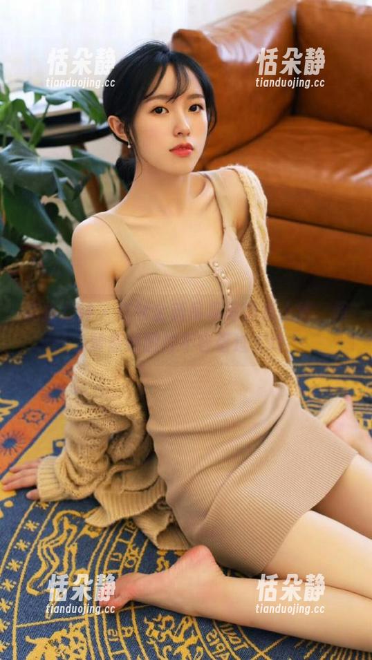 克拉女神 - 江琴全新吊带写真集上线，超赞最新图片不容错过.txt