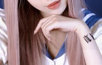 克拉女神 – 免费欣赏珊珊的校服图册，带你领略校园风采的新气象.txt