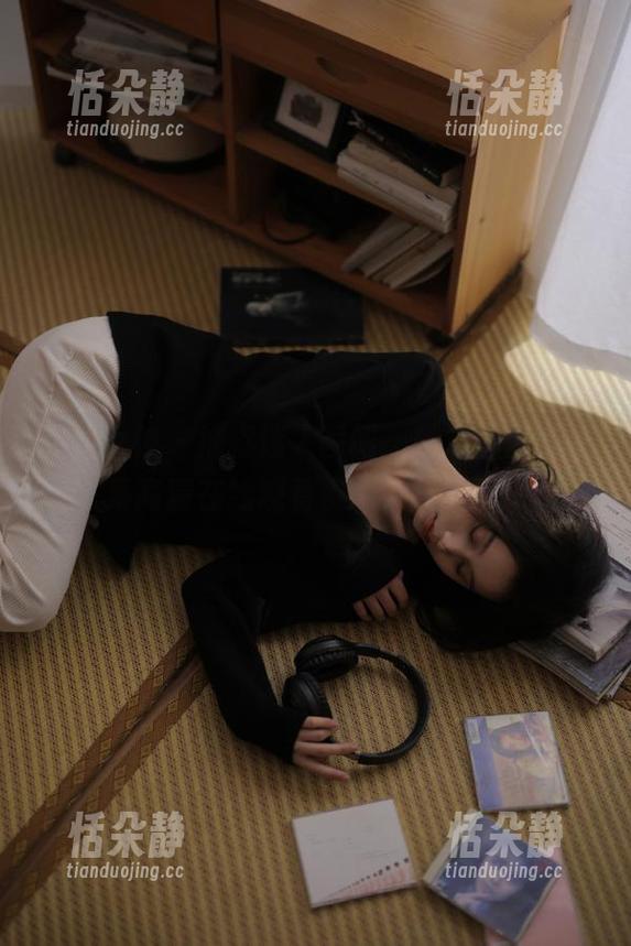 克拉女神 - 捕捉迷人瞬间，芝月白裙写真集高清在线观看资源大放送.txt