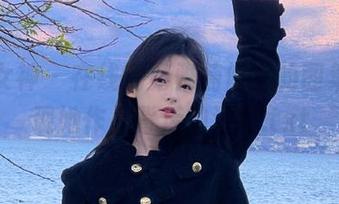 克拉女神 – 在线浏览雅楠修女的图集，发现她作品背后的深意.txt