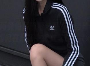 兔玩映画倾情呈现精选写真：肉丝OL教你如何在职场中绽放美丽！.txt