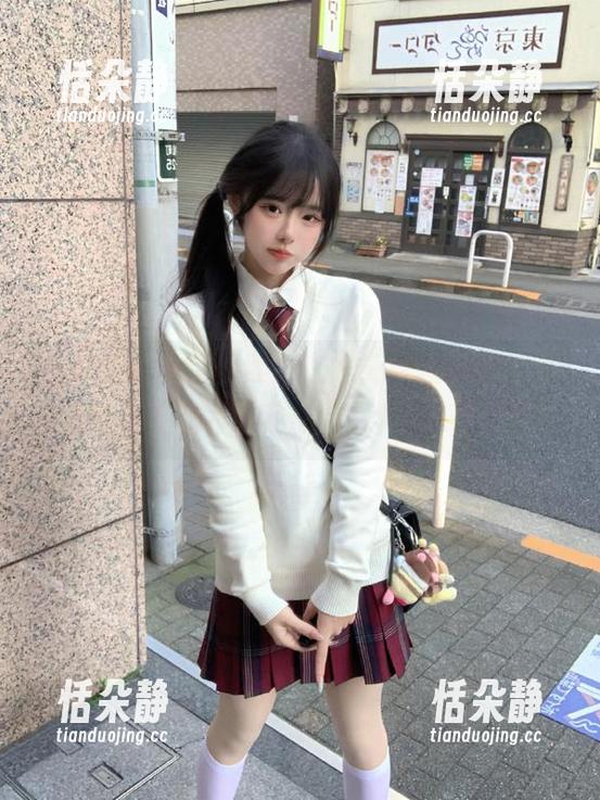 兔玩映画重磅上线，在线高清呈现半筒袜的绝对领域，满足你的视觉享受！.txt